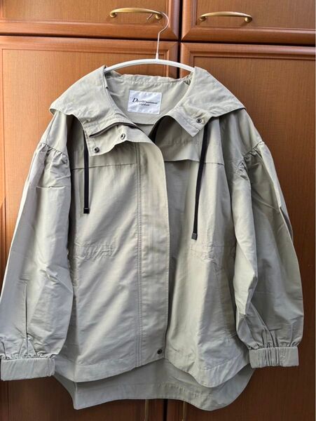 droite lautreamontボリュームスリーブマウンテンパーカー