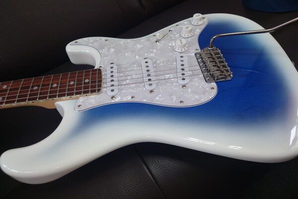 ZEUS CUSTOM GUITAR ストラト タイプ 国産工房 オールラッカー