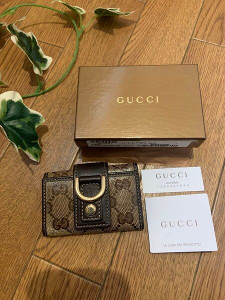 GUCCI キーケース GGキャンバス