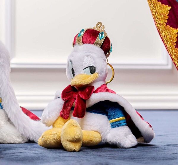 ディズニーストア.jp ドナルド ぬいぐるみ キーホルダー キーチェーン THE KING BIRTHDAY 王様 コスチューム