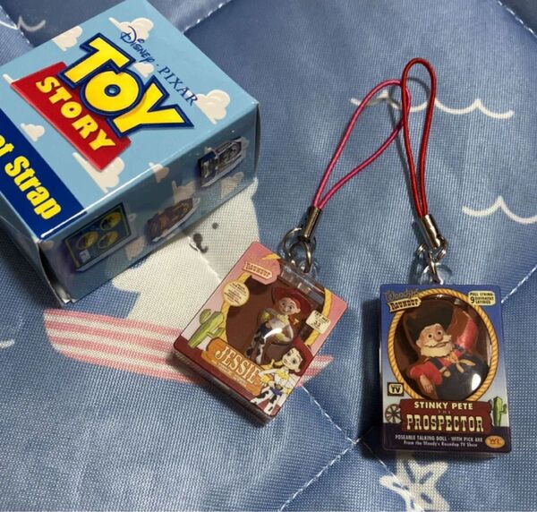 ディズニー シークレット ストラップ トイストーリー 2個 ジェシー プロスペクター◆おもちゃ パッケージ ダイカット チャーム