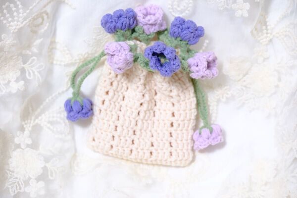【ハンドメイド】かぎ編み 巾着袋 ポーチ 花柄 鈴蘭 紫 白 レトロ 編み物