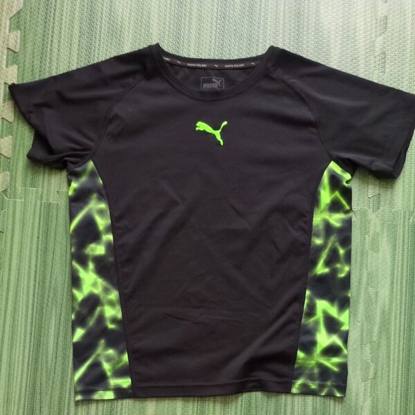 PUMA 半袖Tシャツ ブラック×黄緑