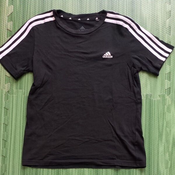 adidas Tシャツ 黒