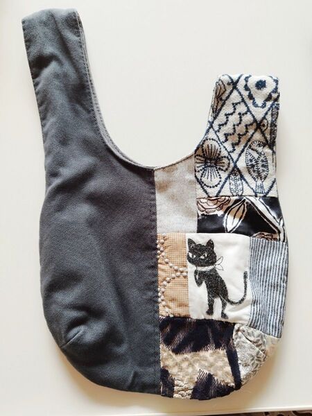 ハンドメイド パッチワーク ミナペルホネン シジミバッグ 黒猫 刺繍 お値引無し