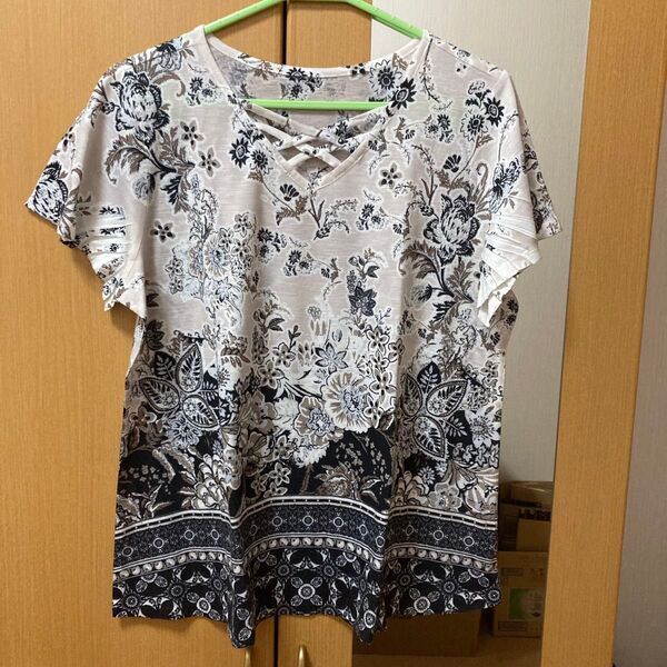 おしゃれなデザインのTシャツ フリーサイズ