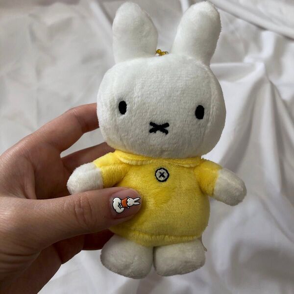 ミッフィー キーホルダー マスコット miffy ミッフィ ぬいぐるみ プライズ品 アミューズメント 黄色 ホワイト たっち 立ち
