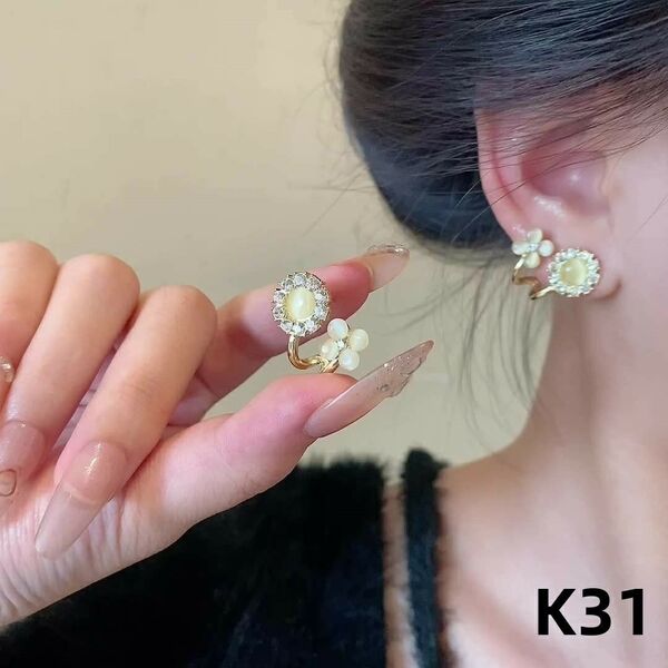 ピアス イヤリング サージカルステンレス ダブル花 ゴールドカラー デザイン