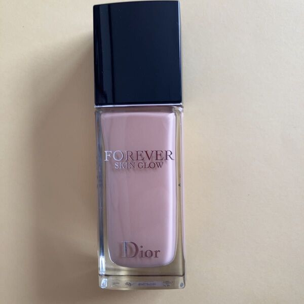 【新品未使用・箱ダメージ特価!】Dior ディオール フォーエヴァー スキン グロウ 1N - 定価よりお得に!