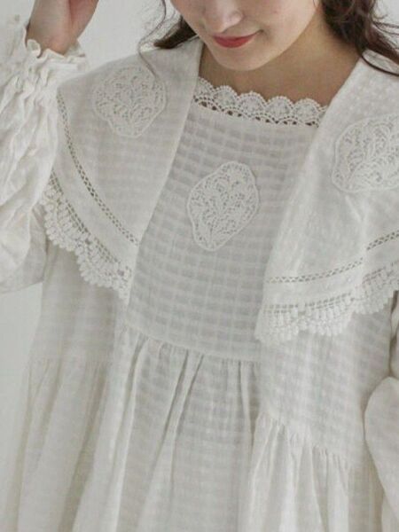 パーツレース刺繍ワンピース サマンサモスモス ツハル ホワイト Sサイズ
