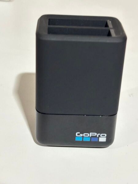 純正品 GoPro HERO5/6/7/8 BLACK ゴープロ DUAL BATTERY CHARGER チャージャー 充電器