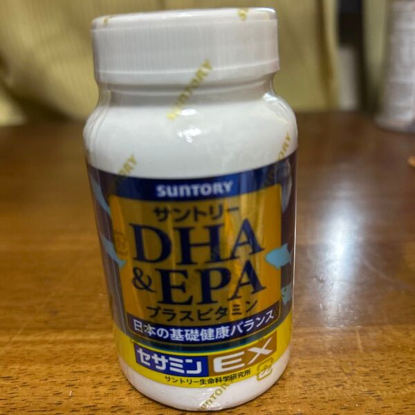 サントリー DHA EPA セサミンEX27年3月有効9760円240錠