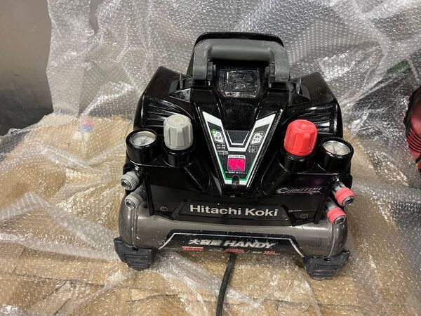 良品 日立高圧エアーコンプレッサーEC1245H2軽搬型