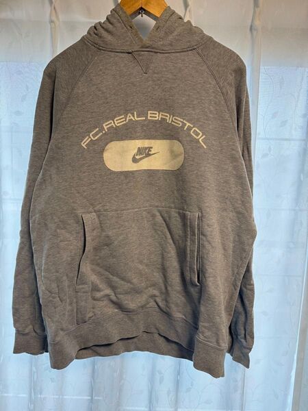 f.c.real.bristol FCRB 02ss? プルオーバー パーカー フーディ ナイキ サイズMですが大きめ ブリストル