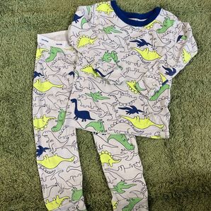 GAP 恐竜 パジャマ ルームウェア 光る