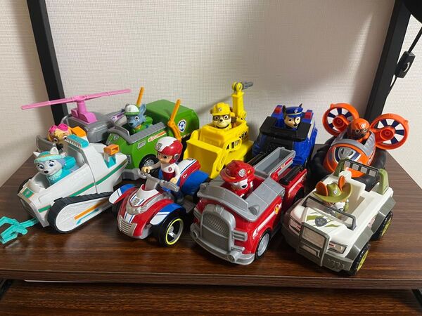 パウパトロール ベーシック ビークル 9台 タカラトミー おもちゃ