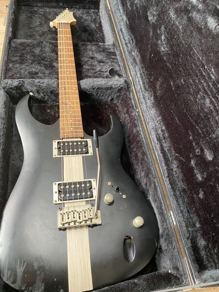 エレキギター 軽量 薄型 component PRSとIbanezを足したギター 2点式トレモロ ソフトケース付 Fender
