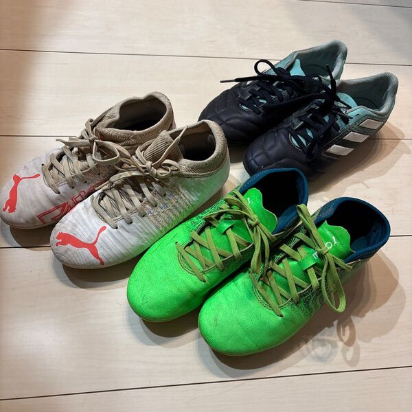 値下げします!サッカースパイク 3点セット20センチ〜22、5センチ PUMA adidas