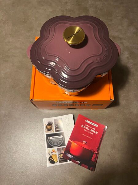 ル・クルーゼ ココット・フルール フィグ (ブラックマットホーロー)20cm 両手鍋 調理器具
