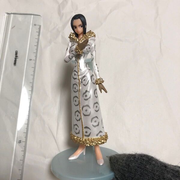 D4. フィギュア ニコ・ロビン 超ワンピーススタイリング BATTLE IN THE LABORATRY ONE PIECE