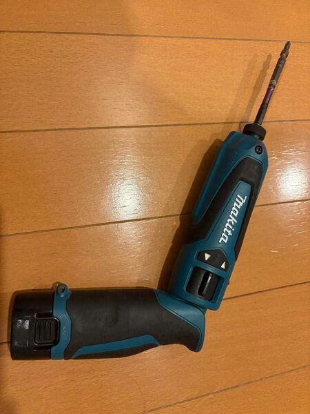マキタ(Makita) 充電式ペンインパクトドライバ (バッテリー付) TD021D 充電器なし