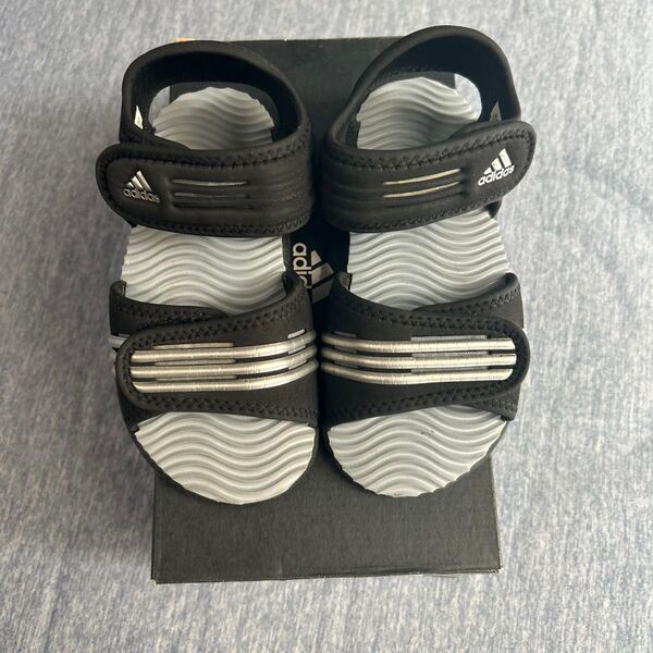 adidas キッズ サンダル 18cm