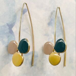 Little Woman Paris エナメル ピアス