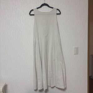 白ノースリーブ エアリズムワンピース LユニクロUNIQLO