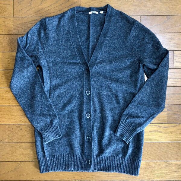 ユニクロ カーディガン XL ニット ダークグレー 古着 冬 冬季 温かい UNIQLO 暗い灰色 ブラック 黒 カーデガン 学生