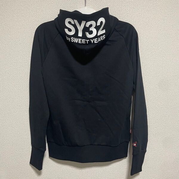 SY32 by SWEET YEARS ブラックフーディ