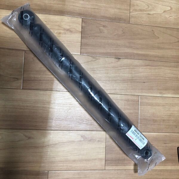サクシード 純製リアショック 1本のみ プロボックス DBE-NCP160V リアショックアブソー48530-52S00