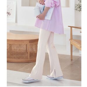 フレアパンツ