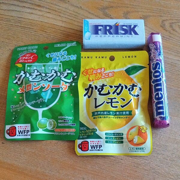 お菓子 色々 4点 FRISK mentos かむかむレモン かむかむメロンソーダ