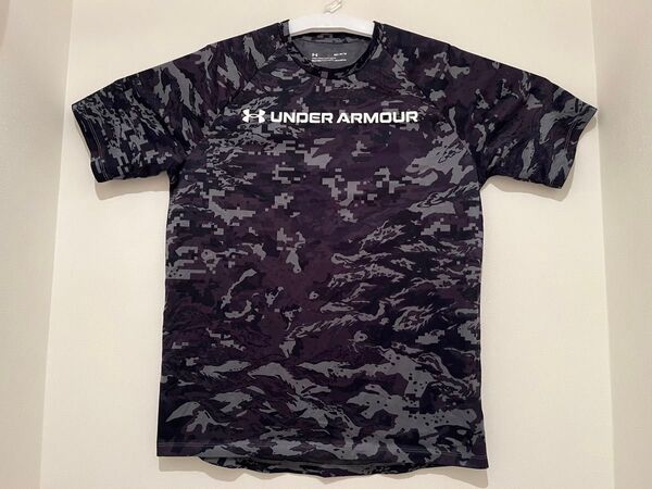 アンダーアーマー 半袖 Tシャツ(Mサイズ)トレーニングウェア ブラック×グレー