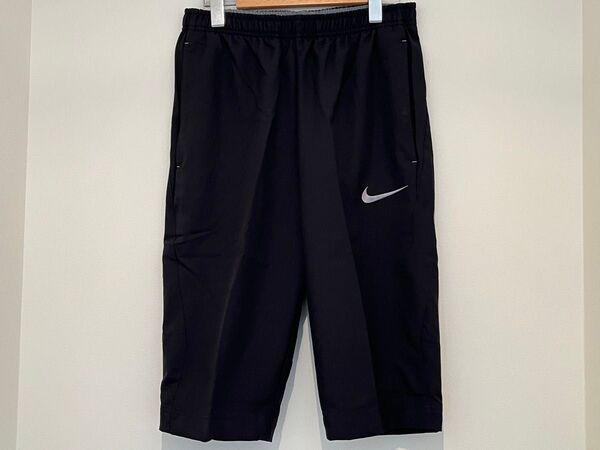【新品】NIKE ハーフパンツ(Mサイズ)トレーニングウェア ブラック