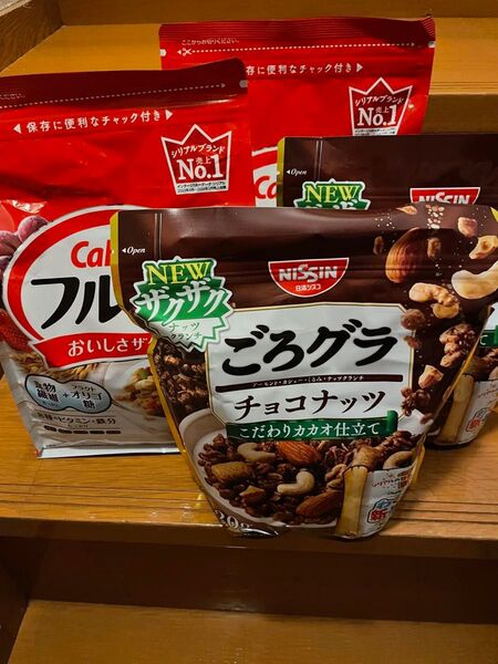 カルビーフルグラ750g×2袋+日清ゴログラ(チョコナッツ)320g×2袋 4袋セット