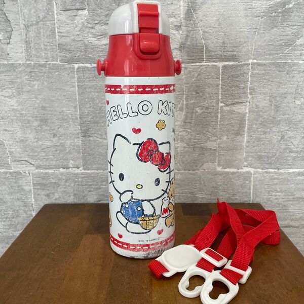 中古品 ハローキティ 保冷 水筒 子供 580ml ワンタッチ ステンレスボトル 女の子 幼稚園 直飲み スケーター 紐付き 子供