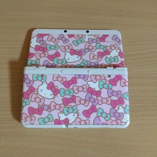 New 3DS ホワイト 本体 きせかえ ハローキティ