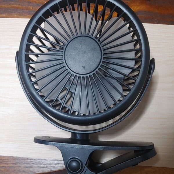 小型 クリップ式扇風機USBパワフル卓上扇風機
