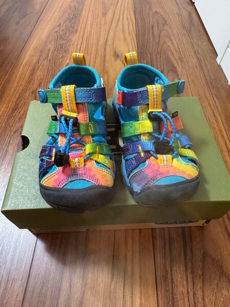 大人気! KEEN サンダル リトルキッズ ニューポート エイチツー Rainbow Tie Dye 16(JP)水陸両用