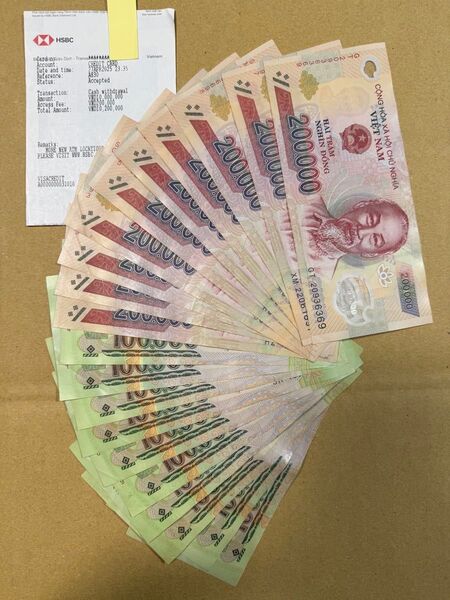 ベトナム紙幣 ベトナムドン 10万ドン10枚 20万ドン 10枚合計300万ドン VND
