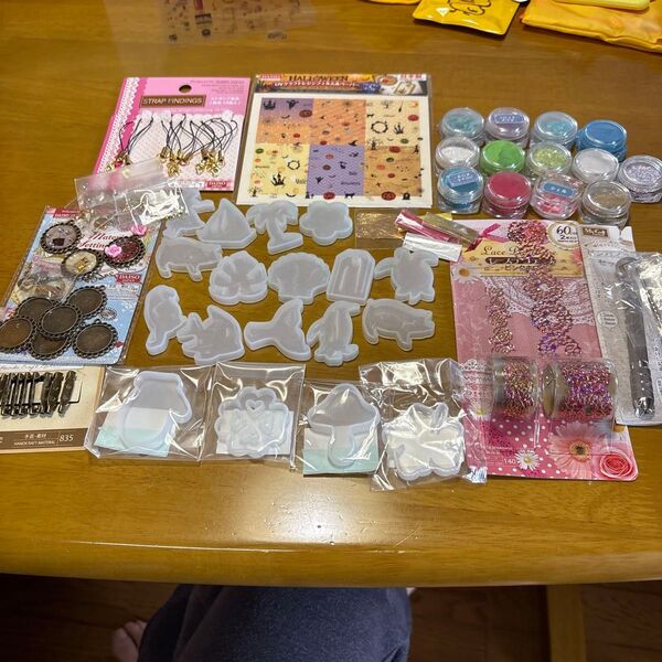 ハンドメイド素材まとめ売り、レジン