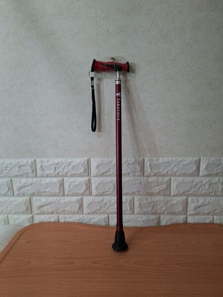 ※美品※ バンブーステッキ オシャレなワインレッド色 (竹虎)