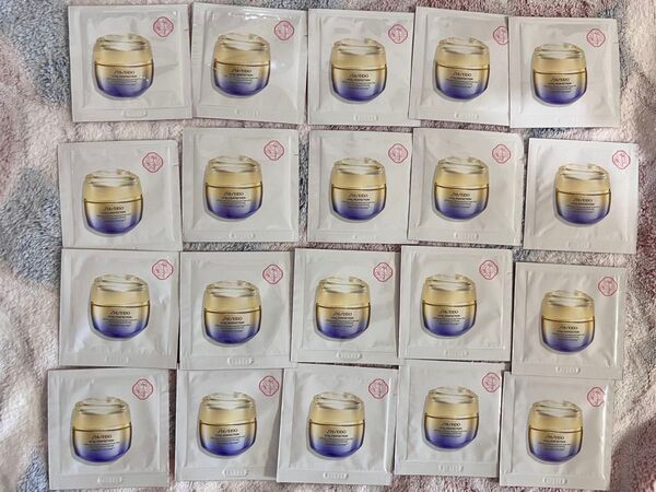 SHISEIDO 資生堂 バイタルパーフェクションアドバンスクリームソフト20包