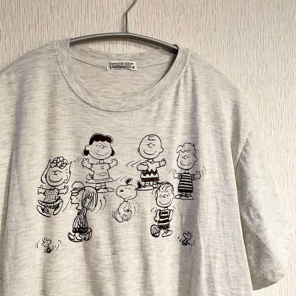 PEANUTS ピーナッツ スヌーピー Tシャツ