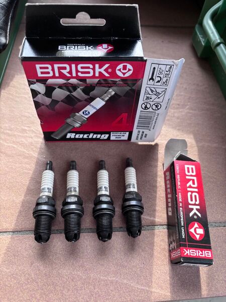 BRISK Racing スパークプラグ DOR14LGS 4本セット