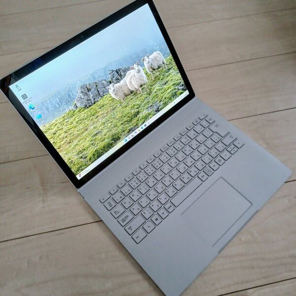 Microsoft Surface Book2 model 1832