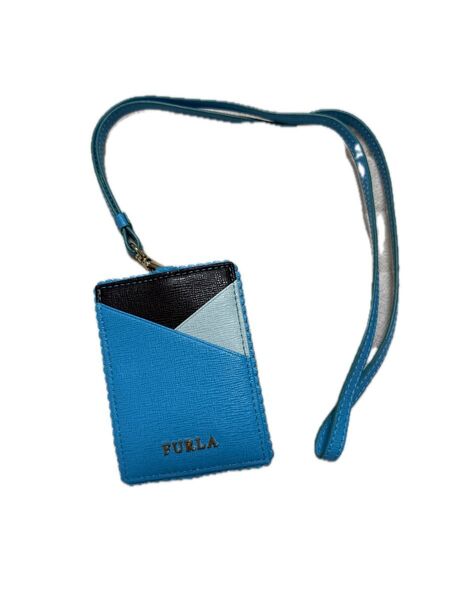 FURLA パスケース 青 幾何学模様
