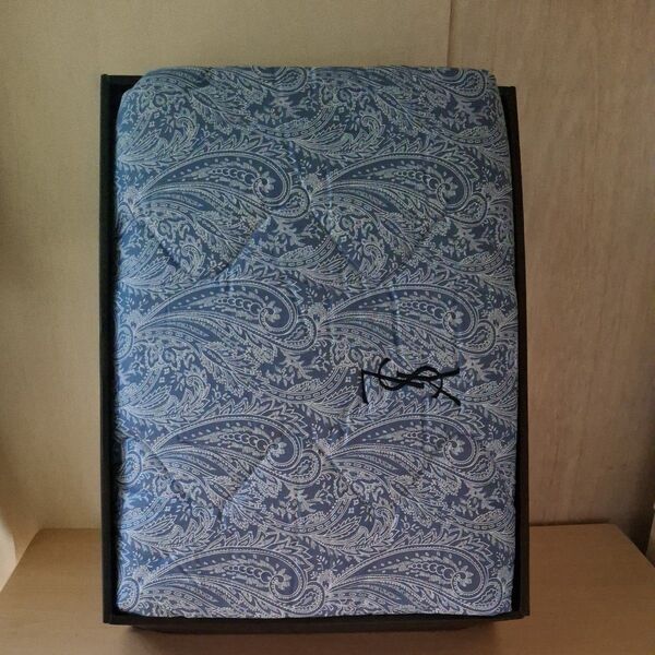 YVESSAINTLAURENT イヴサンローラン 肌掛けふとん ブルー
