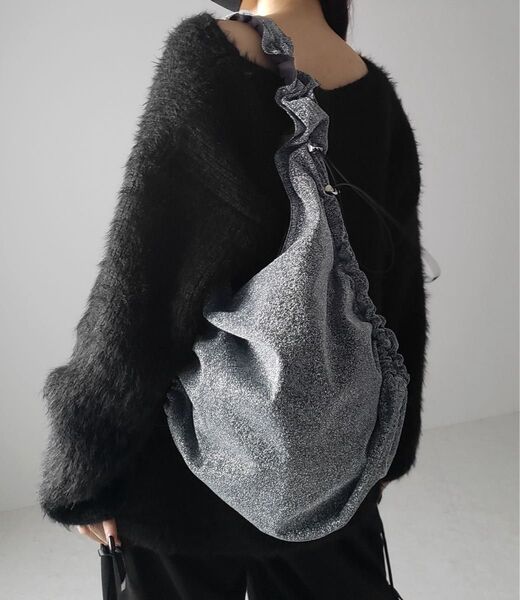 ドローストリングラメシャーリングショルダーバッグ 2WAY